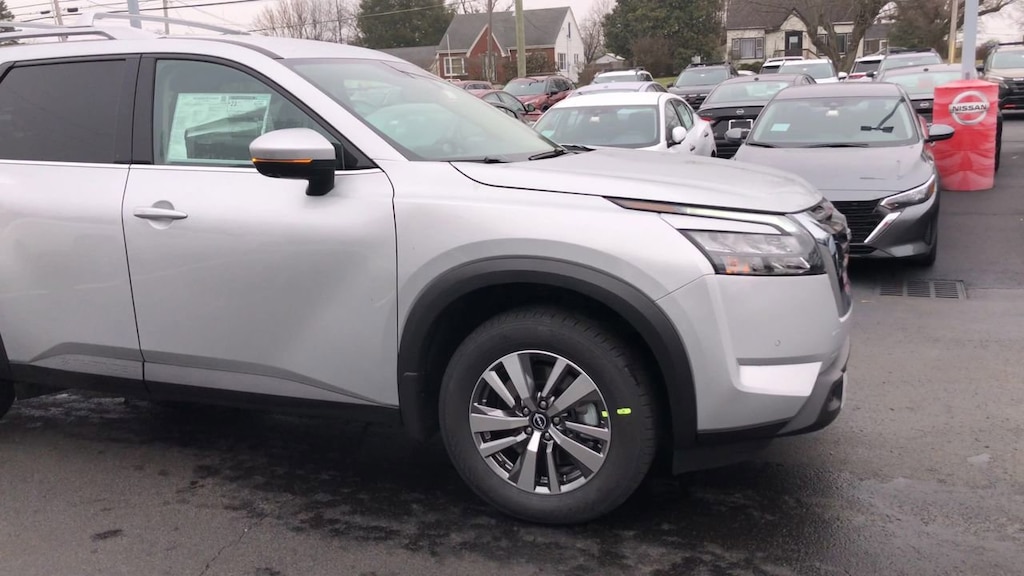 New 2025 Nissan Pathfinder SL SUV