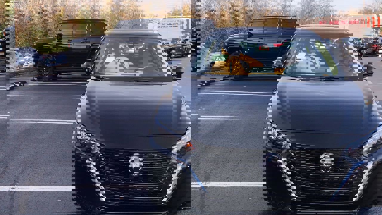 2025 Nissan Sentra SV photo 2