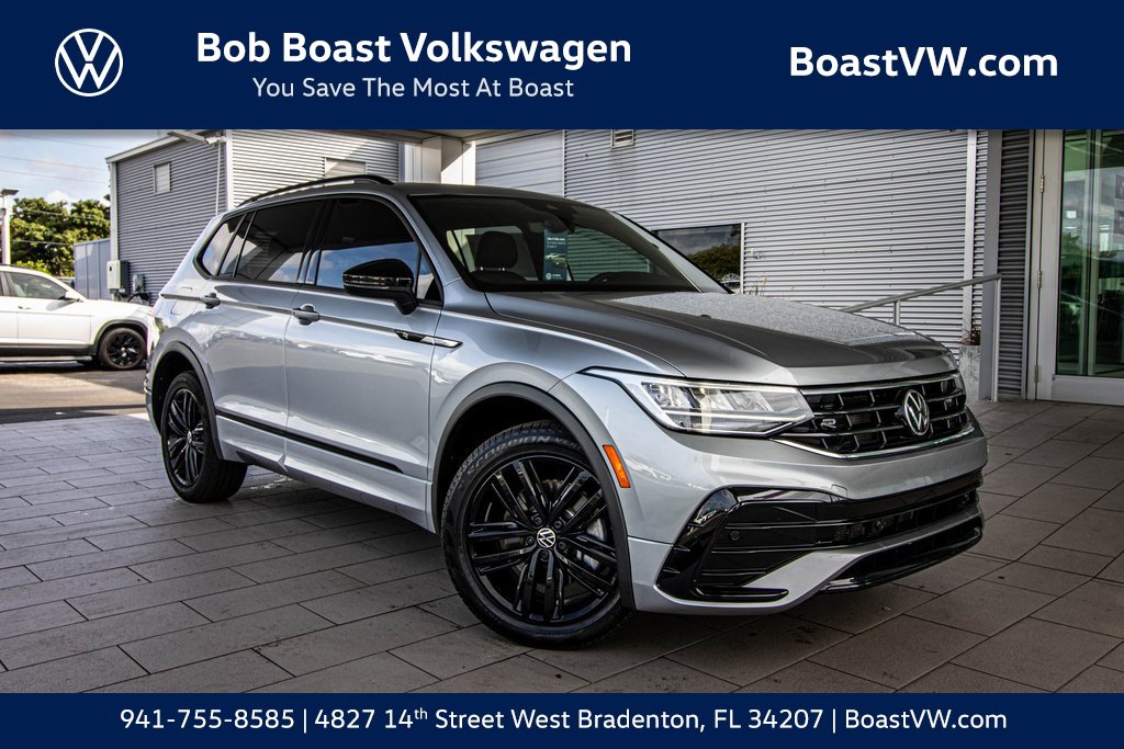 2022 Volkswagen Tiguan SE R-LINE BLACK's photo