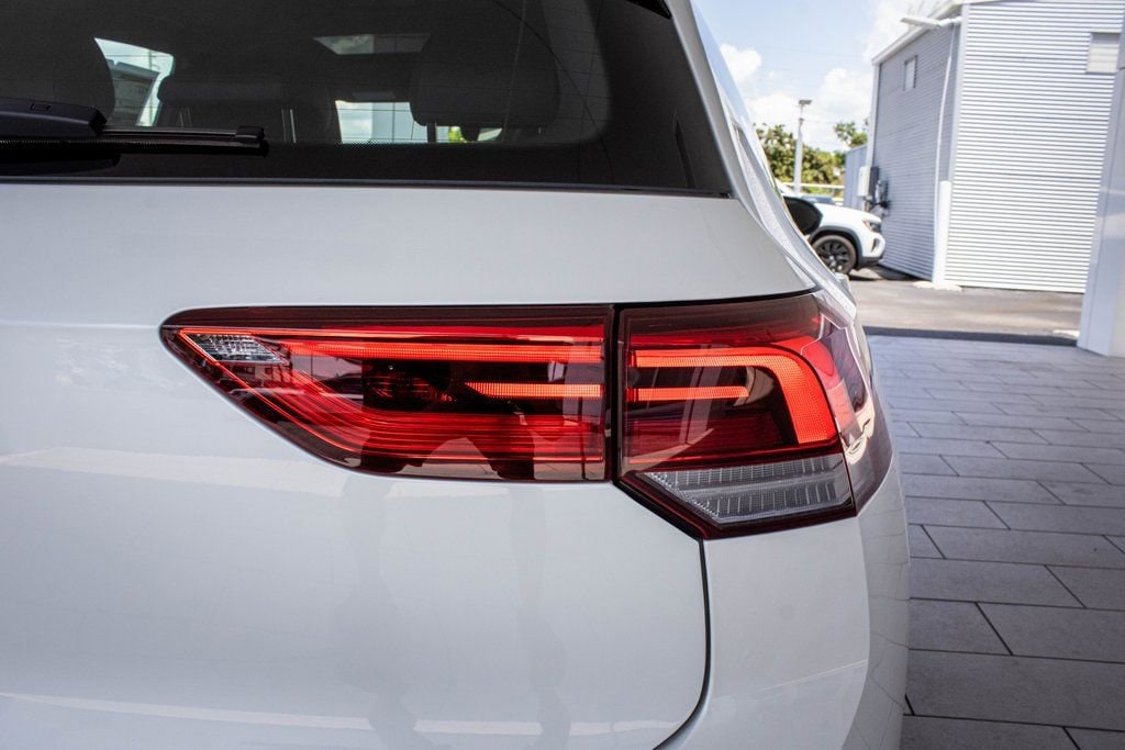 2025 Volkswagen Golf GTI SE - Photo 18