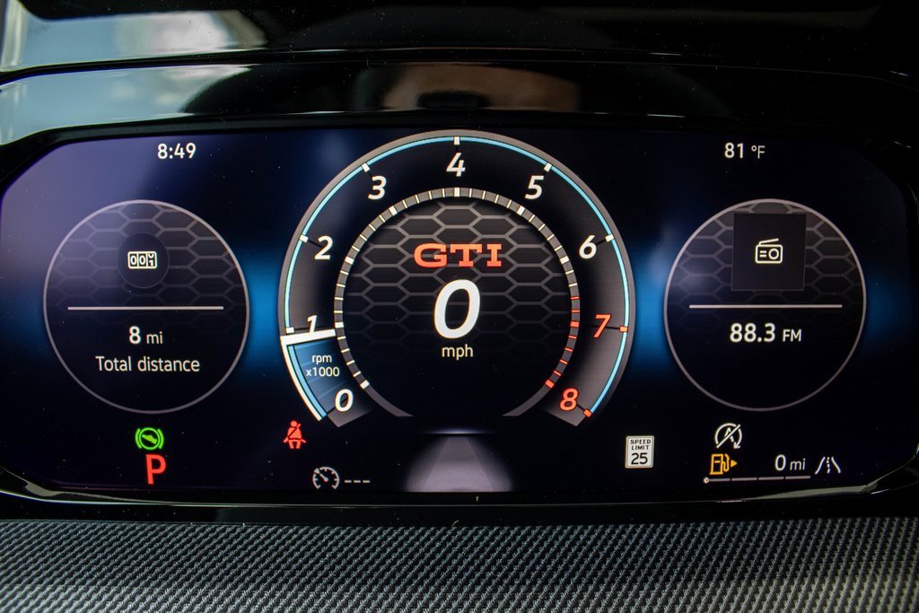 2025 Volkswagen Golf GTI SE photo 2