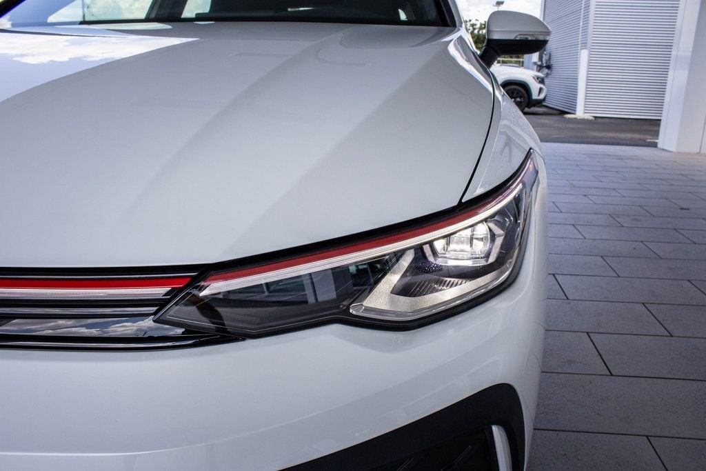2025 Volkswagen Golf GTI SE - Photo 10