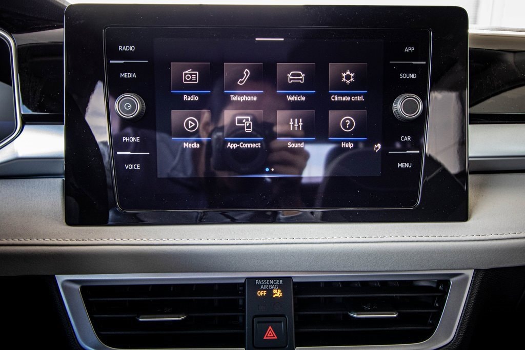 New 2026 Volkswagen Taos SE SUV