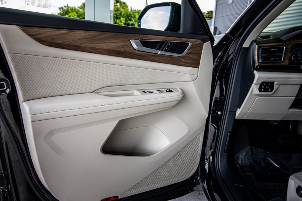 2026 Volkswagen Atlas SE - Photo 25
