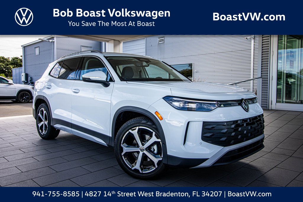 2026 Volkswagen Tiguan SE's photo