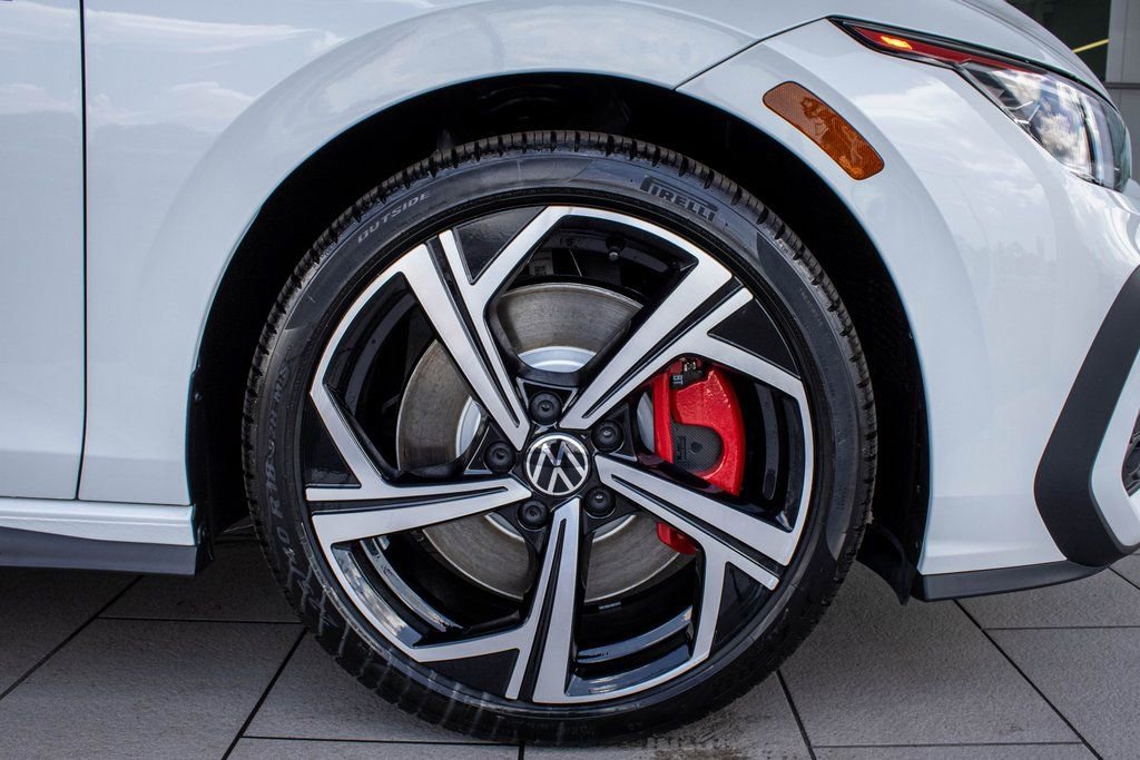 2025 Volkswagen Golf GTI SE - Photo 22