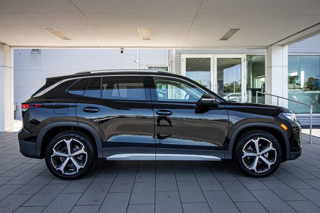 New 2026 Volkswagen Tiguan SE SUV