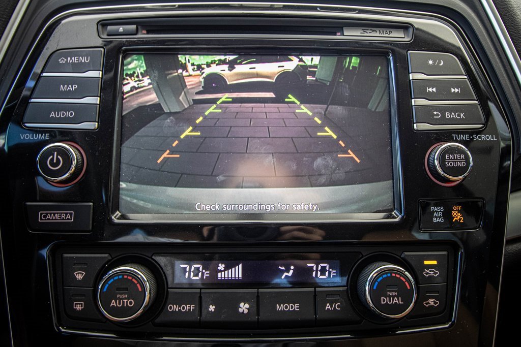2016 Nissan Maxima SR photo 4