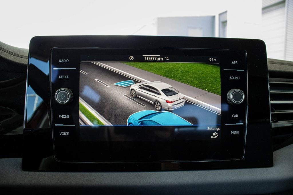 2025 Volkswagen Jetta SE - Photo 4