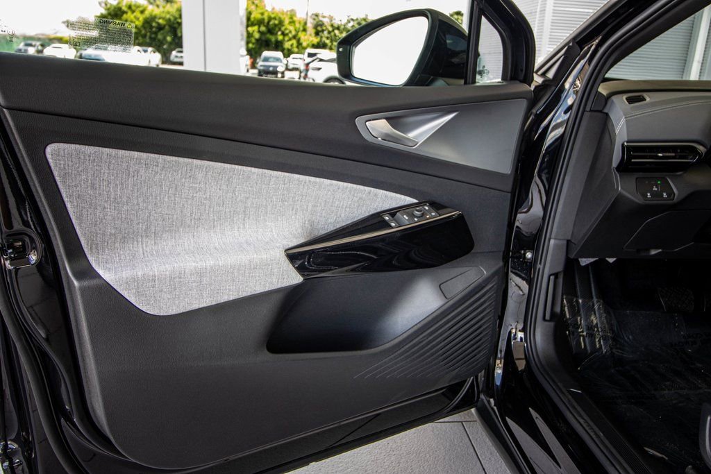 2025 Volkswagen ID.4 PRO - Photo 25