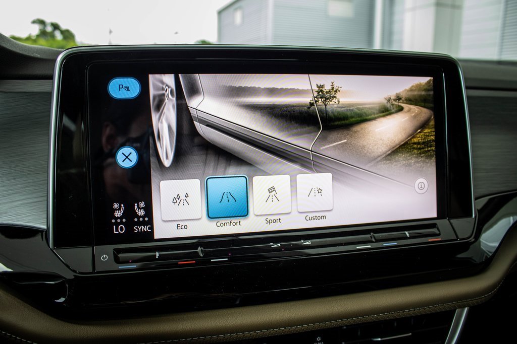 2026 Volkswagen Atlas Cross Sport SE Technology photo 4