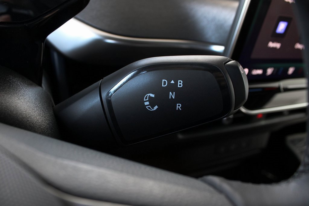 2025 Volkswagen ID. Buzz Pro S photo 2