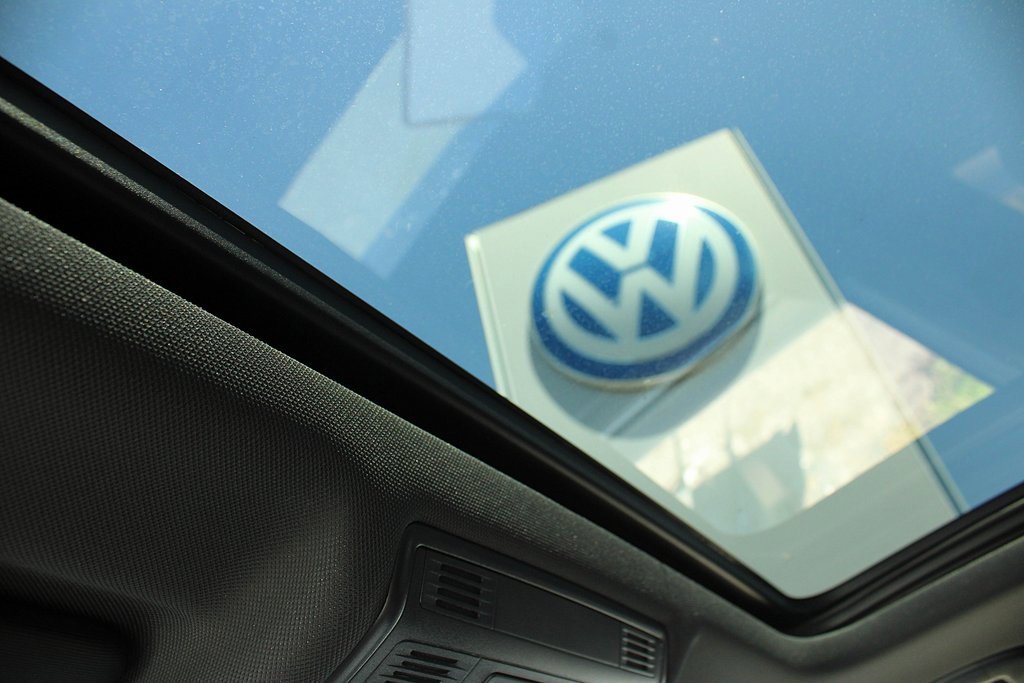 2024 Volkswagen Tiguan SE R-Line Black photo 4