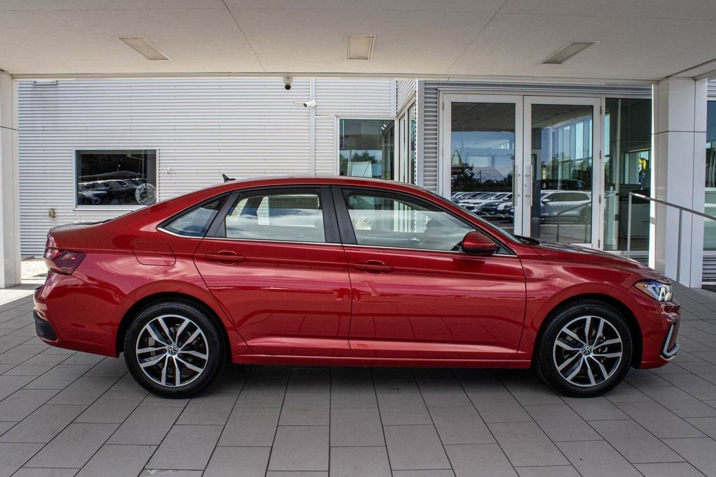 2025 Volkswagen Jetta SE - Photo 19