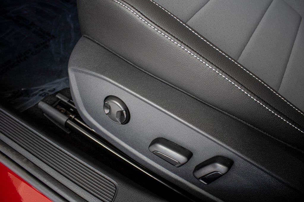 2025 Volkswagen Jetta SE - Photo 29