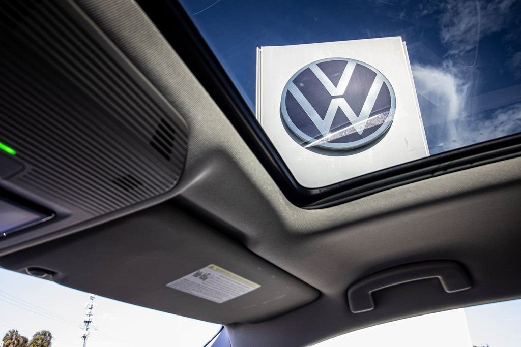 New 2026 Volkswagen Atlas 2.0T SEL Premium R-Line SUV