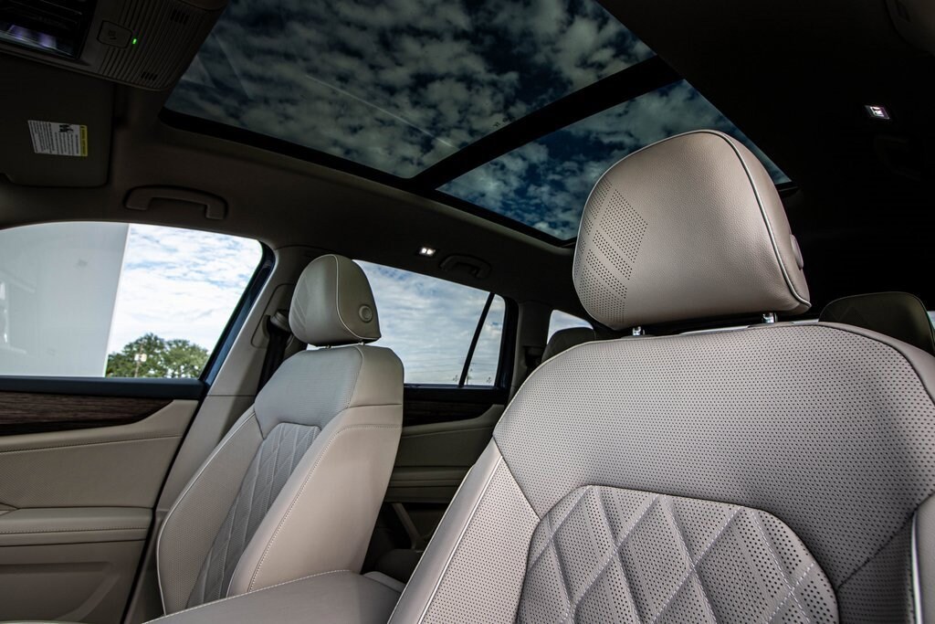 New 2026 Volkswagen Atlas 2.0T SEL Premium R-Line SUV