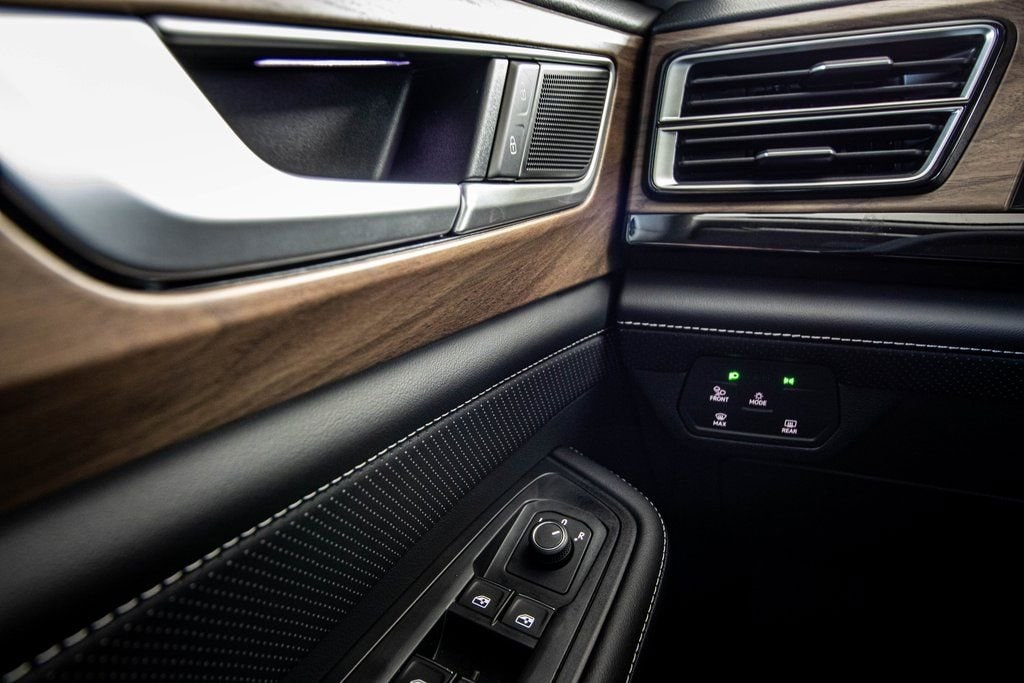 2026 Volkswagen Atlas SE w/Tech - Photo 32