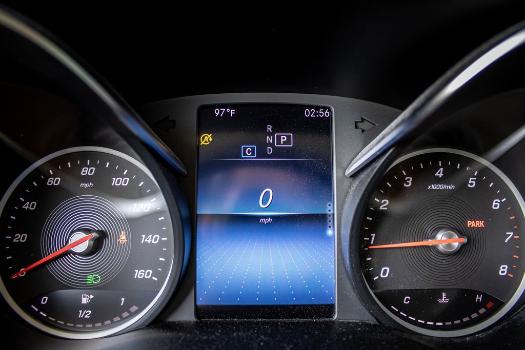 2022 Mercedes Benz GLC 300 photo 2