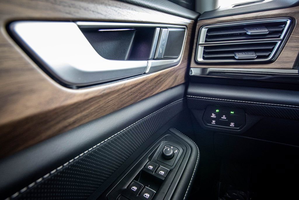 2026 Volkswagen Atlas SE w/Tech - Photo 31
