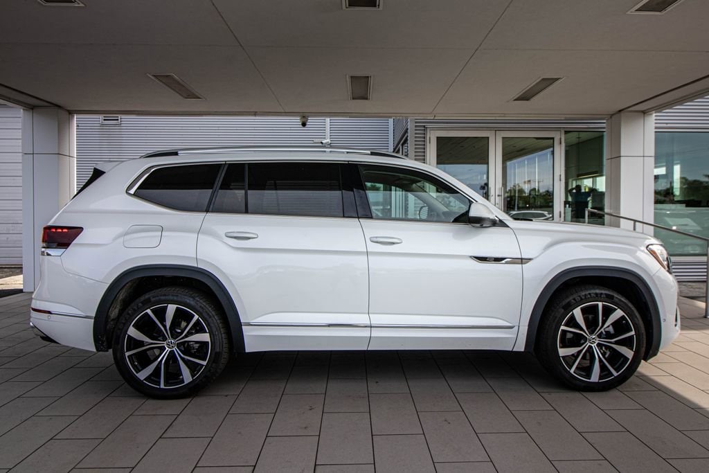 Used 2024 Volkswagen Atlas 2.0T SEL Premium R-Line SUV