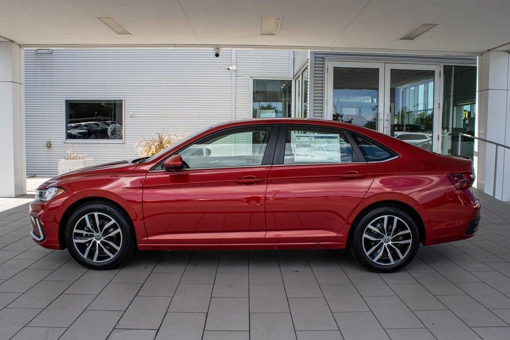 2025 Volkswagen Jetta SE - Photo 11