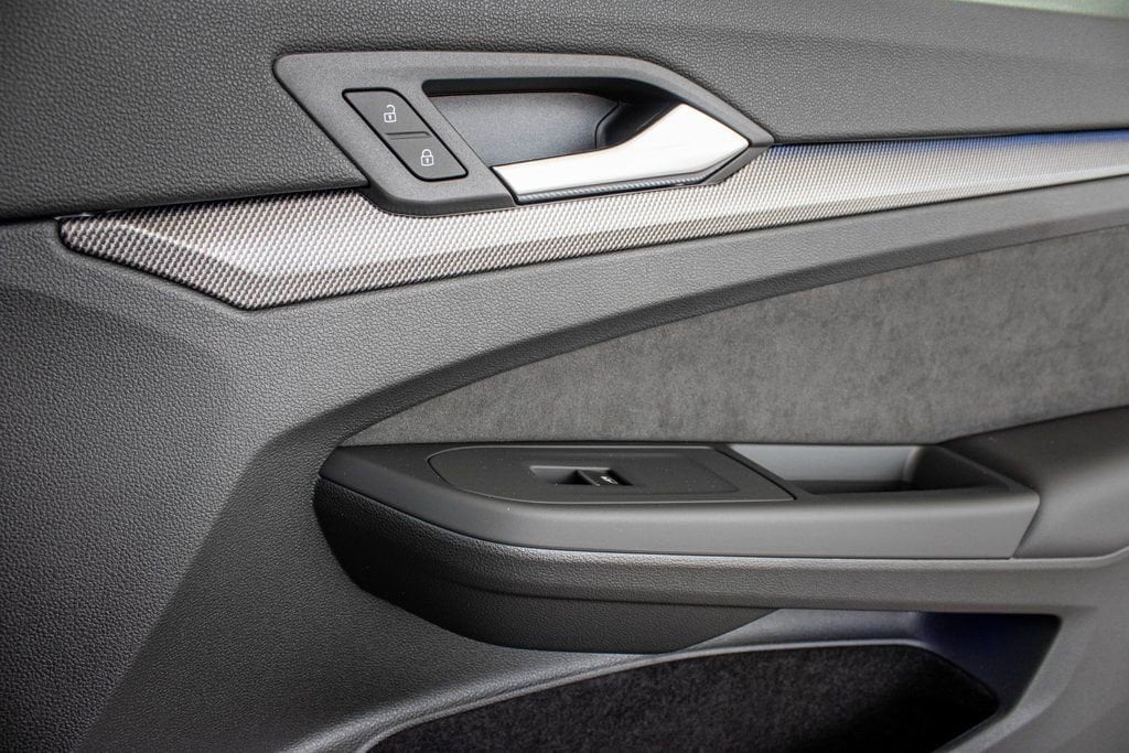 2025 Volkswagen Golf GTI SE - Photo 46
