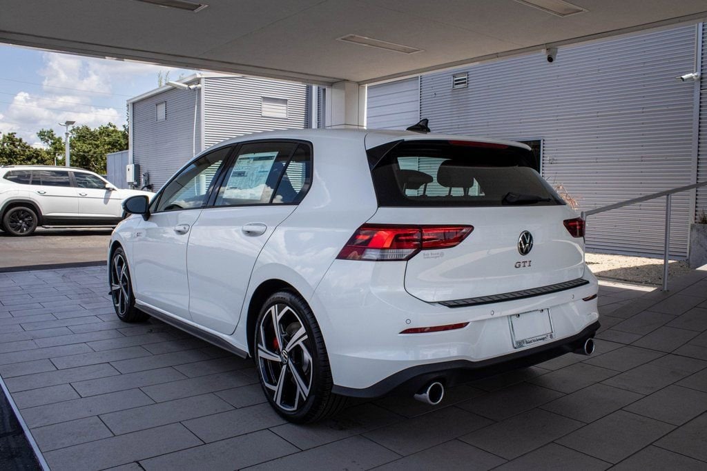 2025 Volkswagen Golf GTI SE - Photo 13
