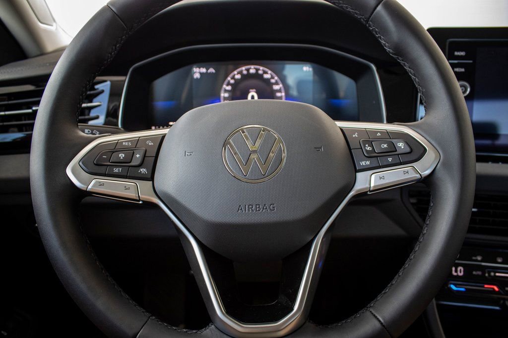 2025 Volkswagen Jetta SE - Photo 33