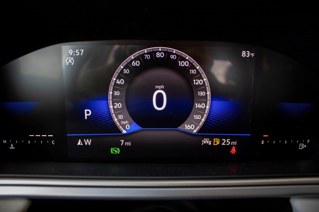 2025 Volkswagen Taos SE photo 2