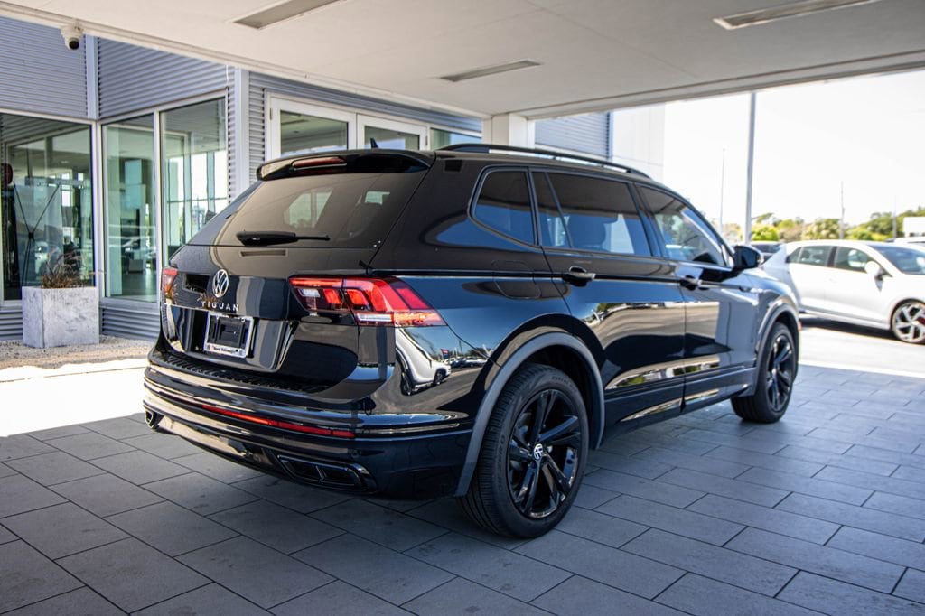 Certified 2023 Volkswagen Tiguan 2.0T SE R-Line Black SUV