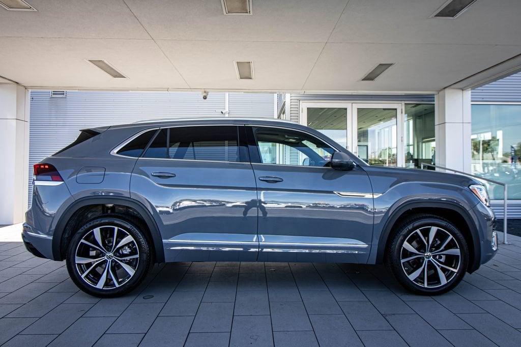 New 2026 Volkswagen Atlas Cross Sport 2.0T SEL Premium R-Line SUV