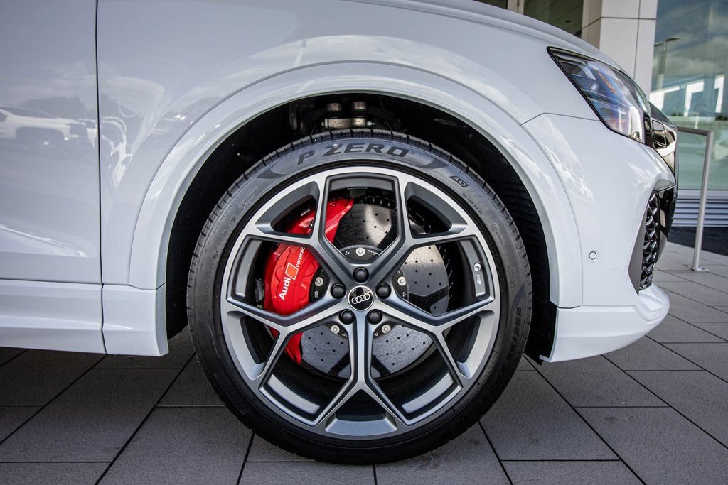 2025 Audi RS Q8 Base - Photo 22