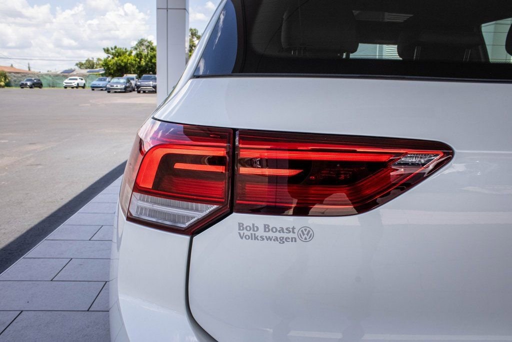 2025 Volkswagen Golf GTI SE - Photo 14