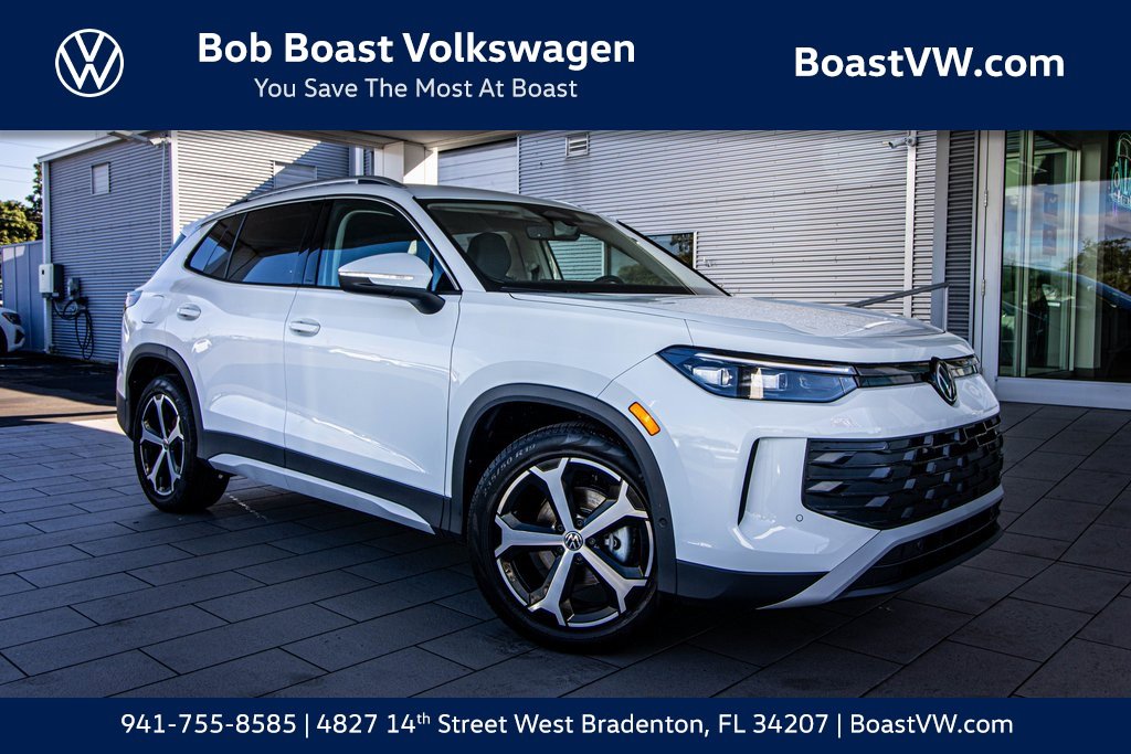 2026 Volkswagen Tiguan SE's photo