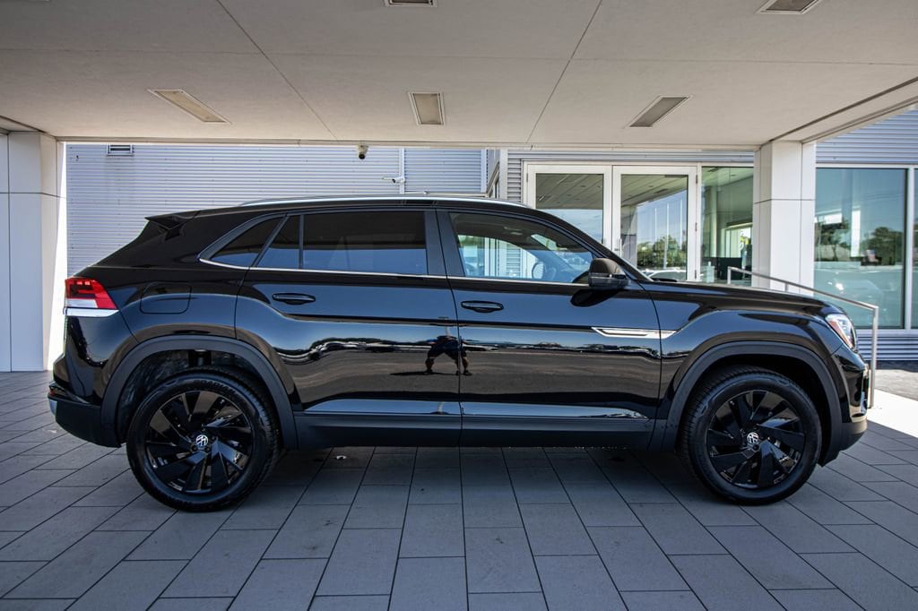New 2026 Volkswagen Atlas Cross Sport 2.0T SE w/Technology SUV