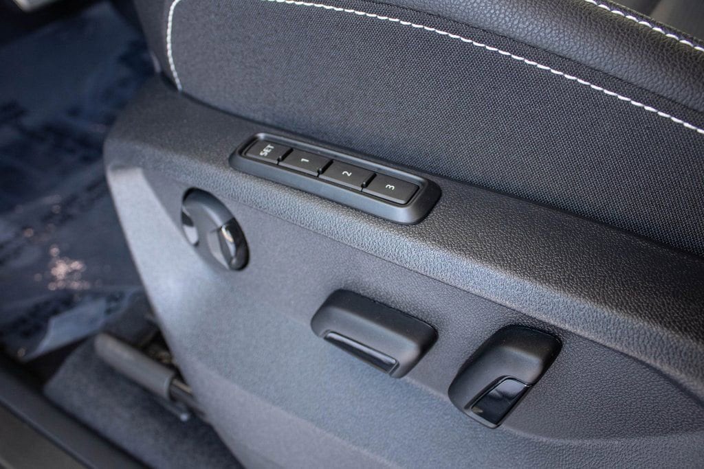 2025 Volkswagen Atlas Cross Sport SEL R-LINE - Photo 33