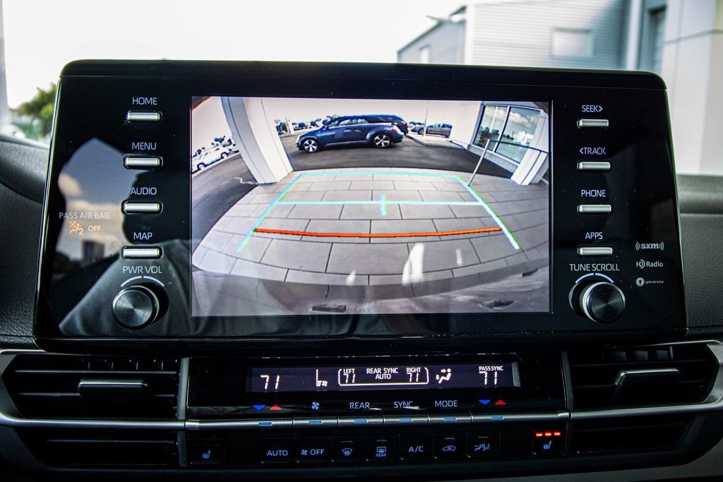 2022 Toyota Sienna XLE photo 4