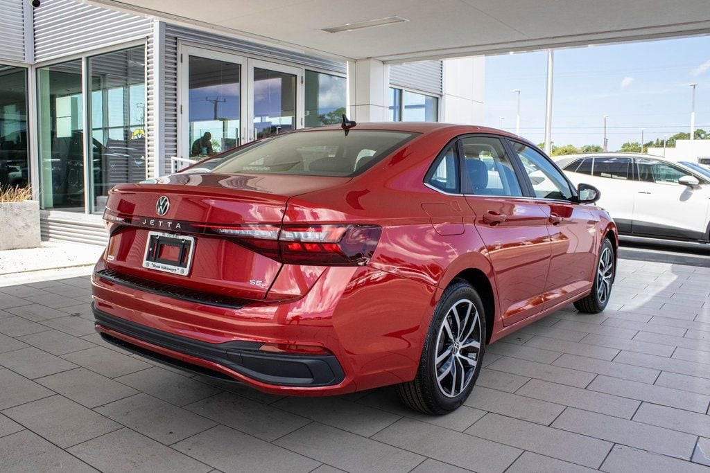 2025 Volkswagen Jetta SE - Photo 18