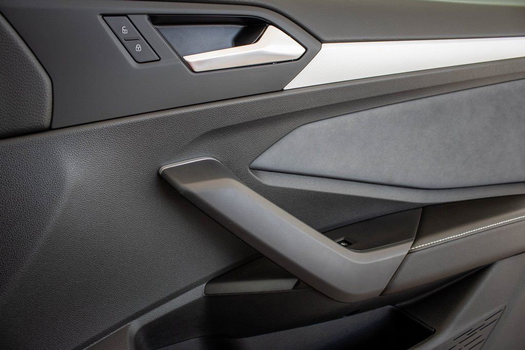 2025 Volkswagen Jetta SE - Photo 43