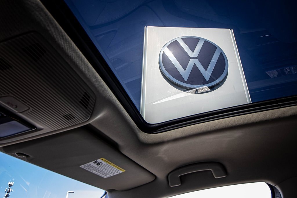 Certified 2025 Volkswagen Atlas 2.0T SE w/Technology SUV