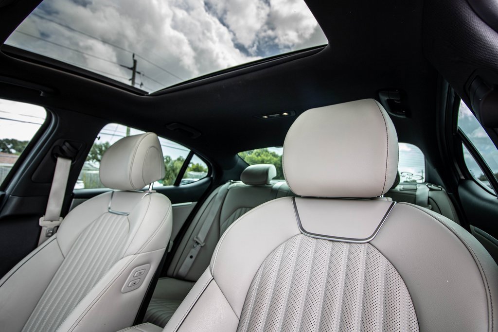 2023 Genesis G70 2.0T Sport Prestige photo 2