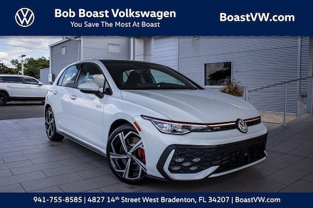 2025 Volkswagen Golf GTI SE Hatchback