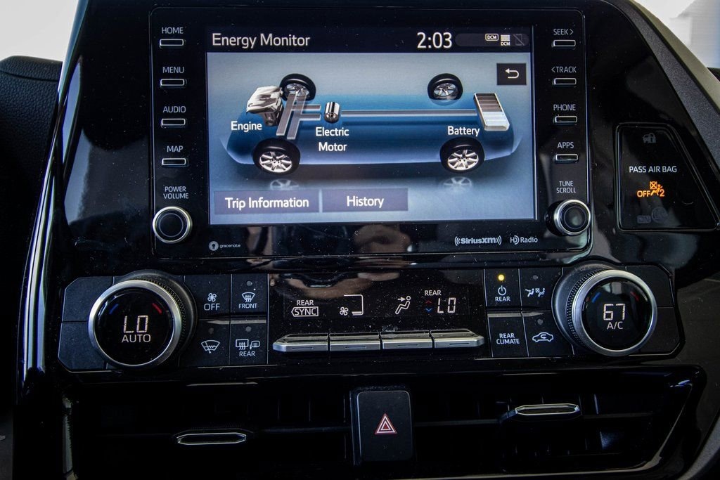 Used 2022 Toyota Highlander Hybrid LE SUV