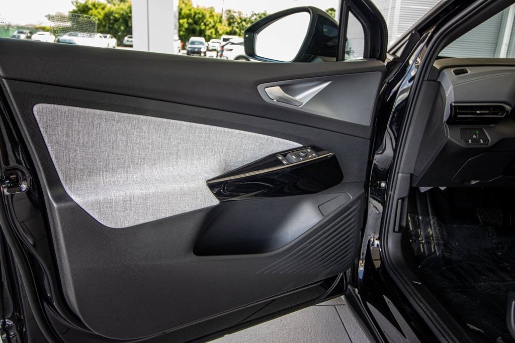 2025 Volkswagen ID.4 PRO - Photo 25