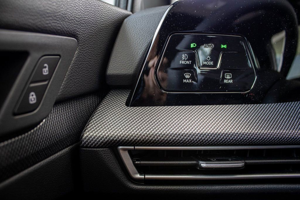 2025 Volkswagen Golf GTI SE - Photo 33