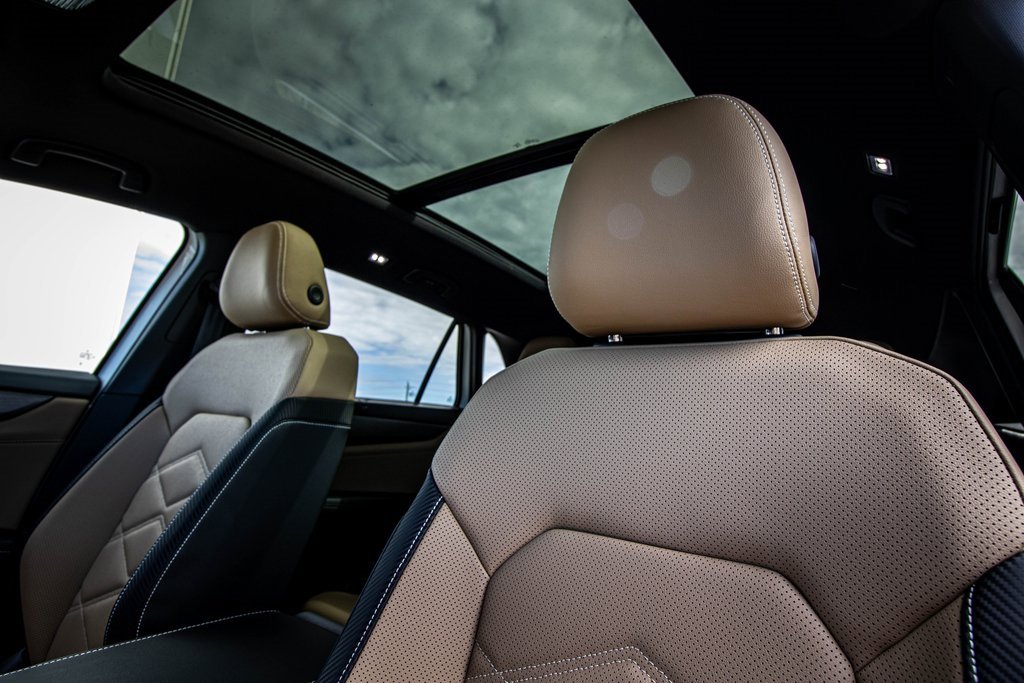 2026 Volkswagen Atlas Cross Sport SE photo 2