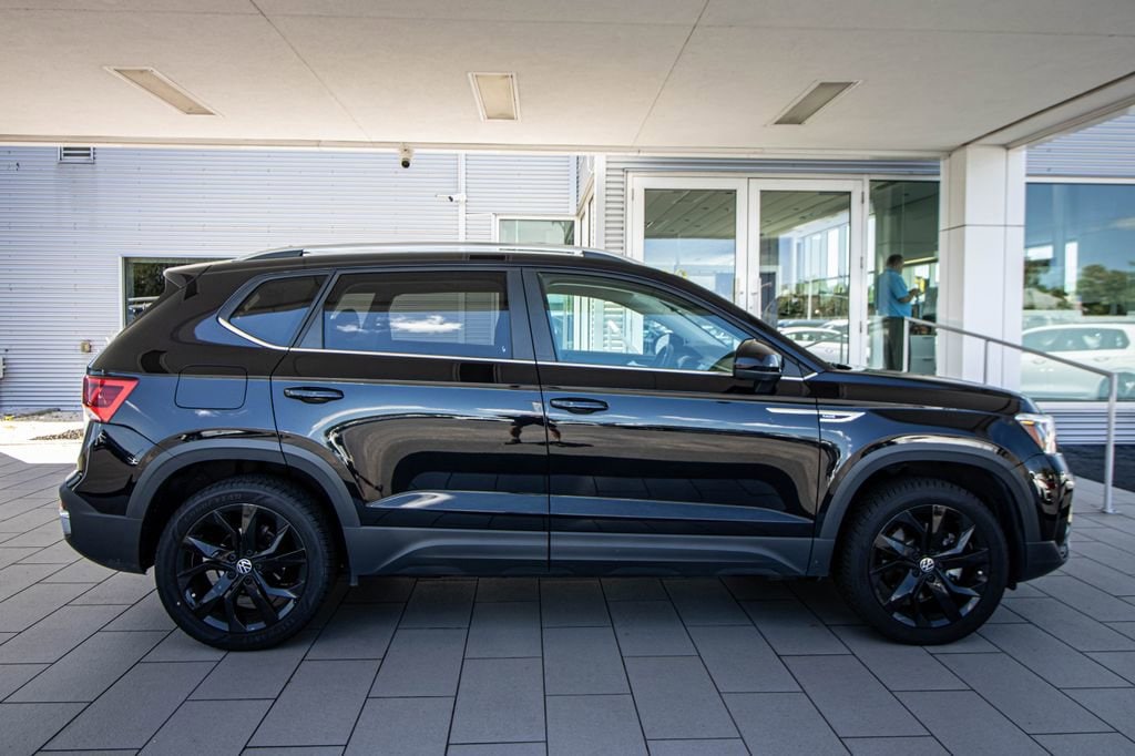 Used 2022 Volkswagen Taos 1.5T SE SUV