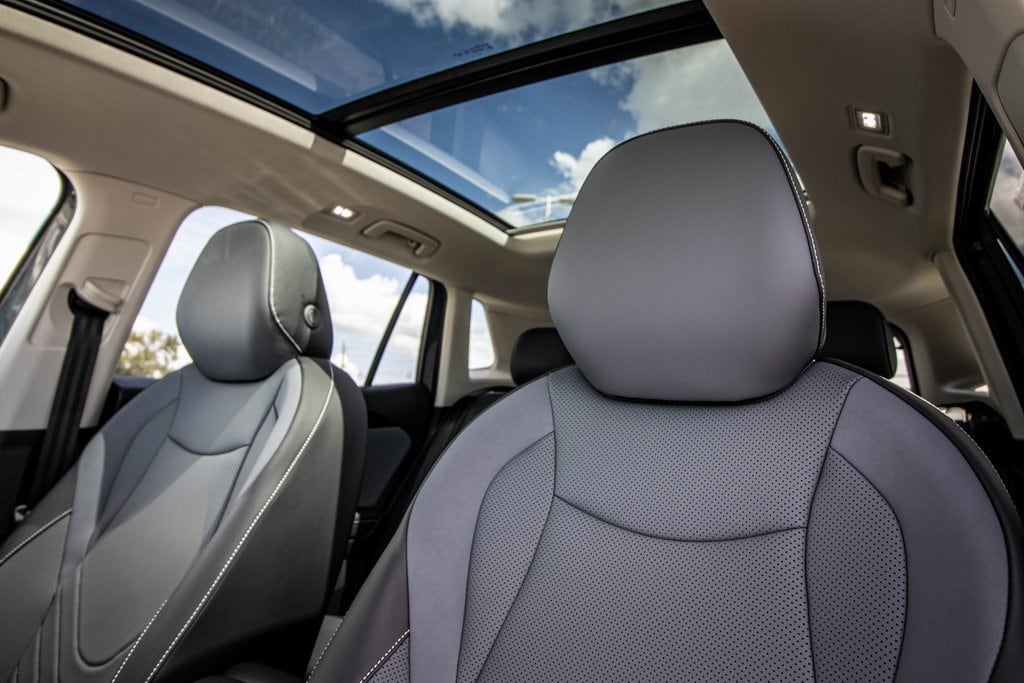 New 2025 Volkswagen Tiguan 2.0T SE SUV