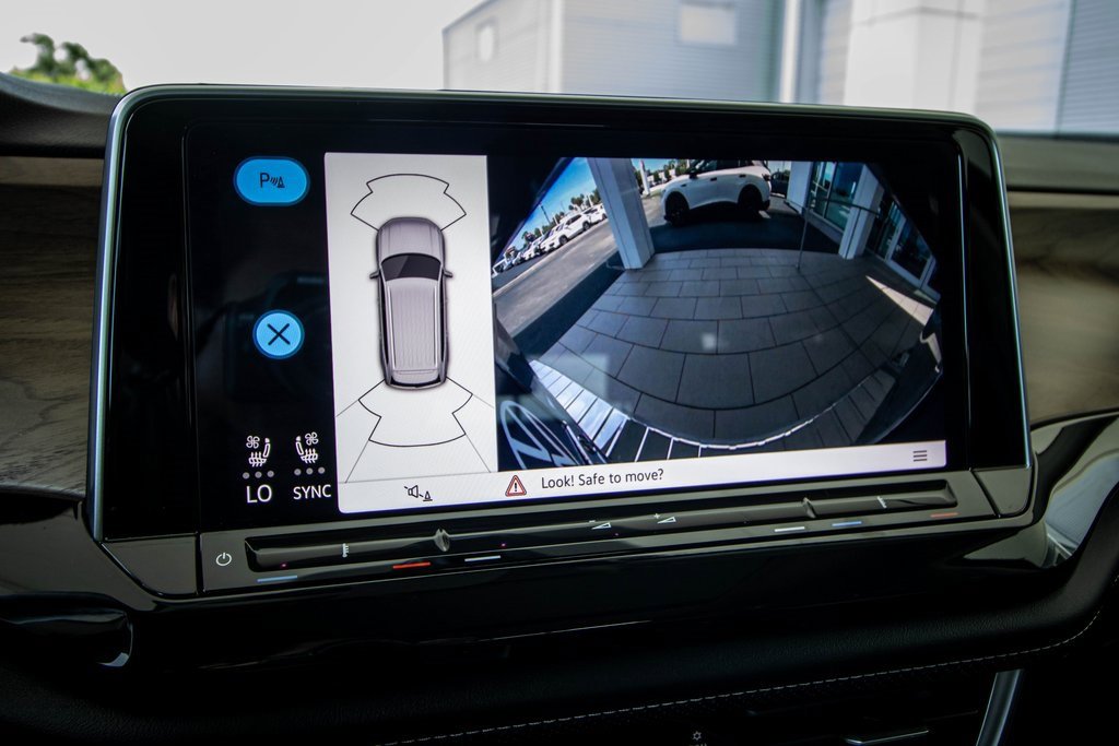 2025 Volkswagen Atlas SE Technology photo 3